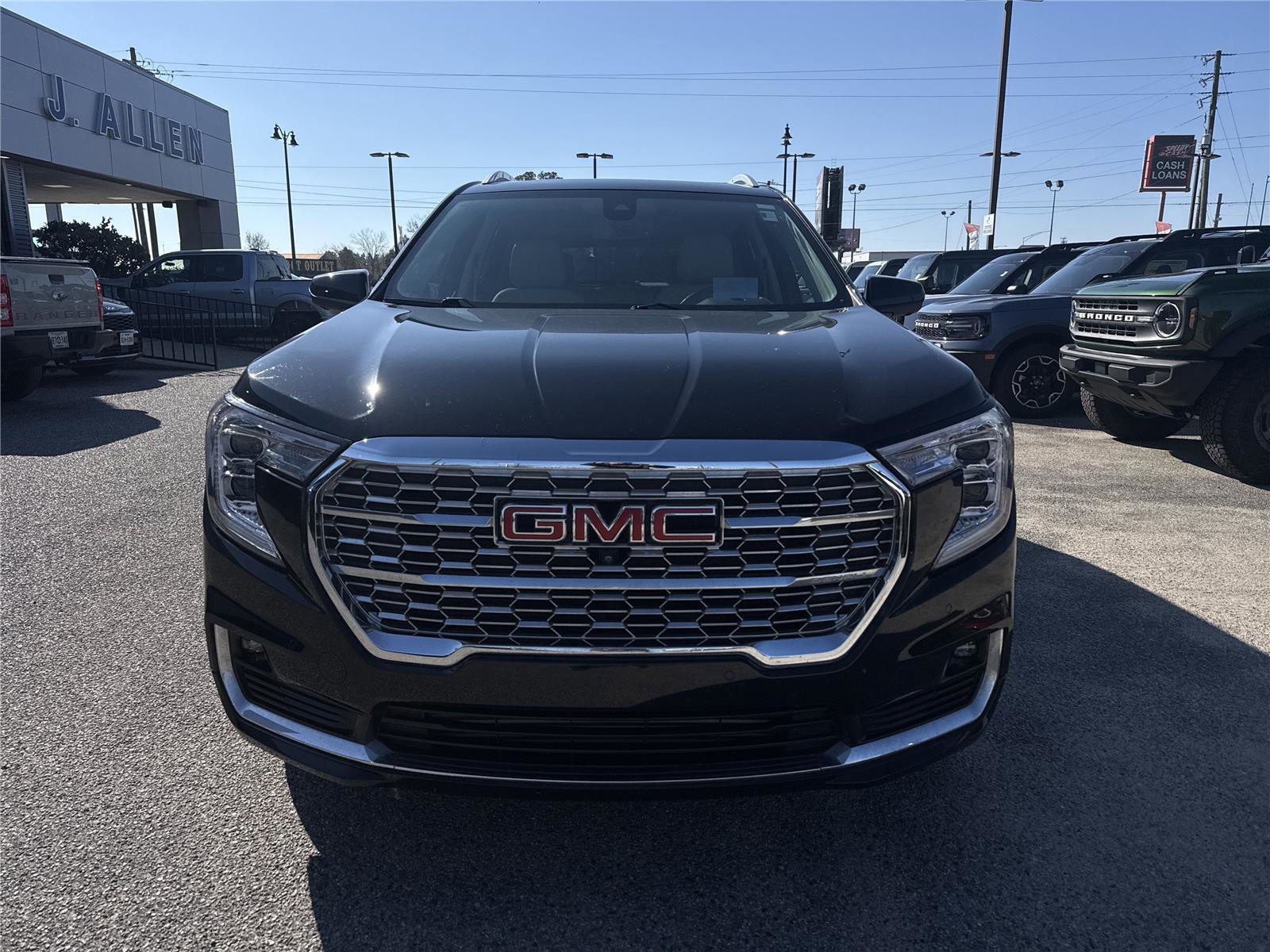 Used 2022 GMC Terrain Denali w/ Black Diamond Edition image 8