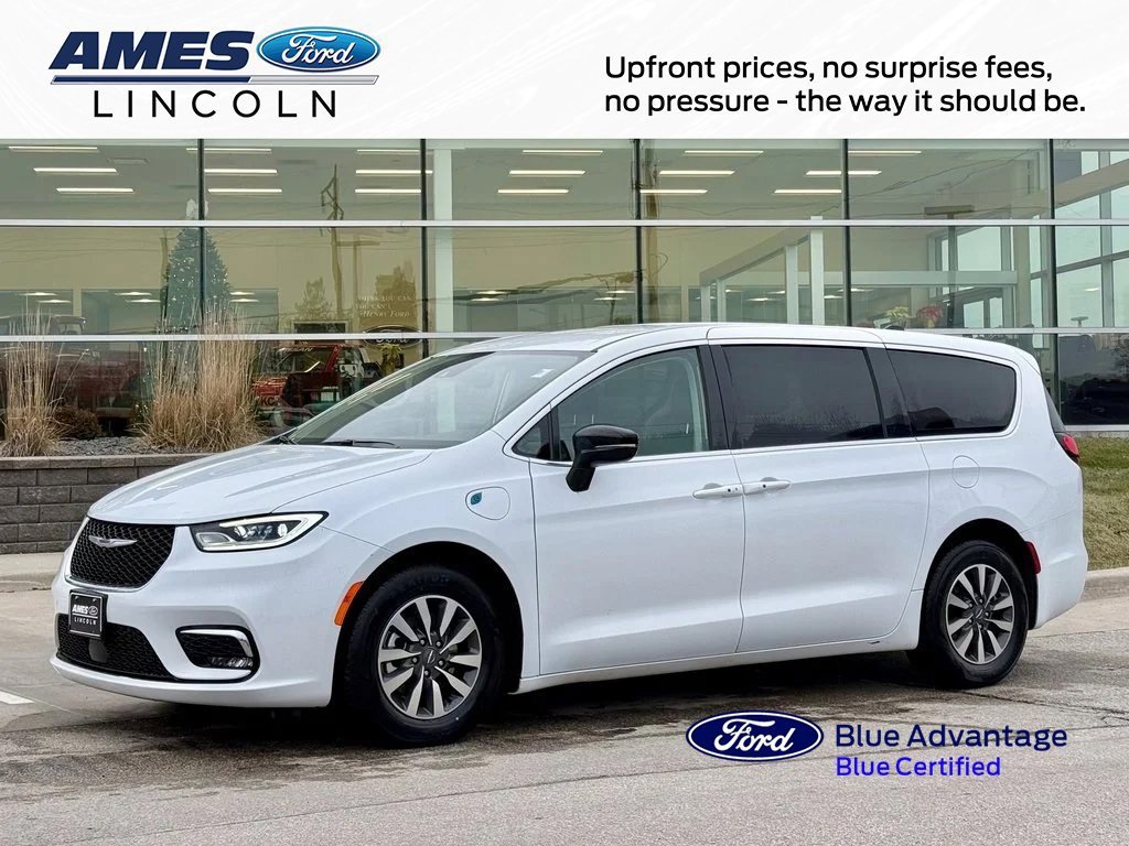 Used 2024 Chrysler Pacifica Select image 6