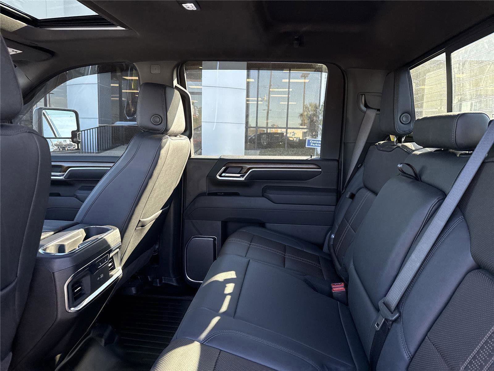 Used 2025 Chevrolet Silverado 2500 High Country w/ High Country Premium Package image 12