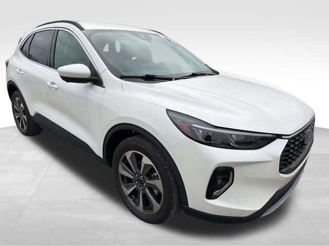 Certified 2023 Ford Escape Platinum image 2