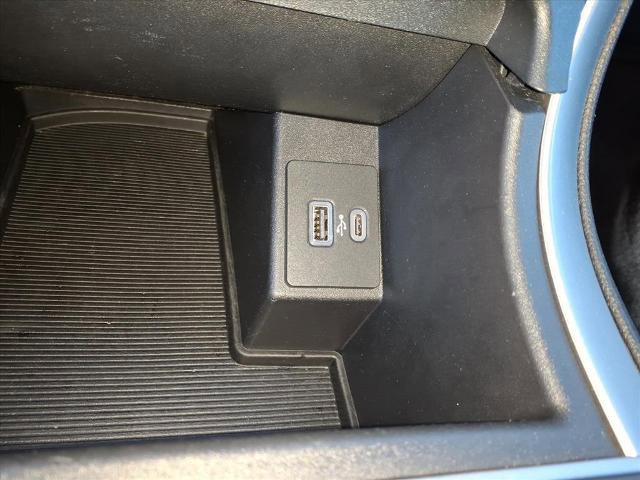 Certified 2021 Ford Edge SE image 18