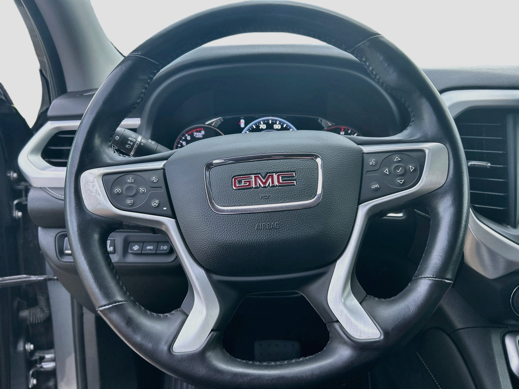 Used 2021 GMC Acadia SLT w/ Elevation Edition FWD image 11