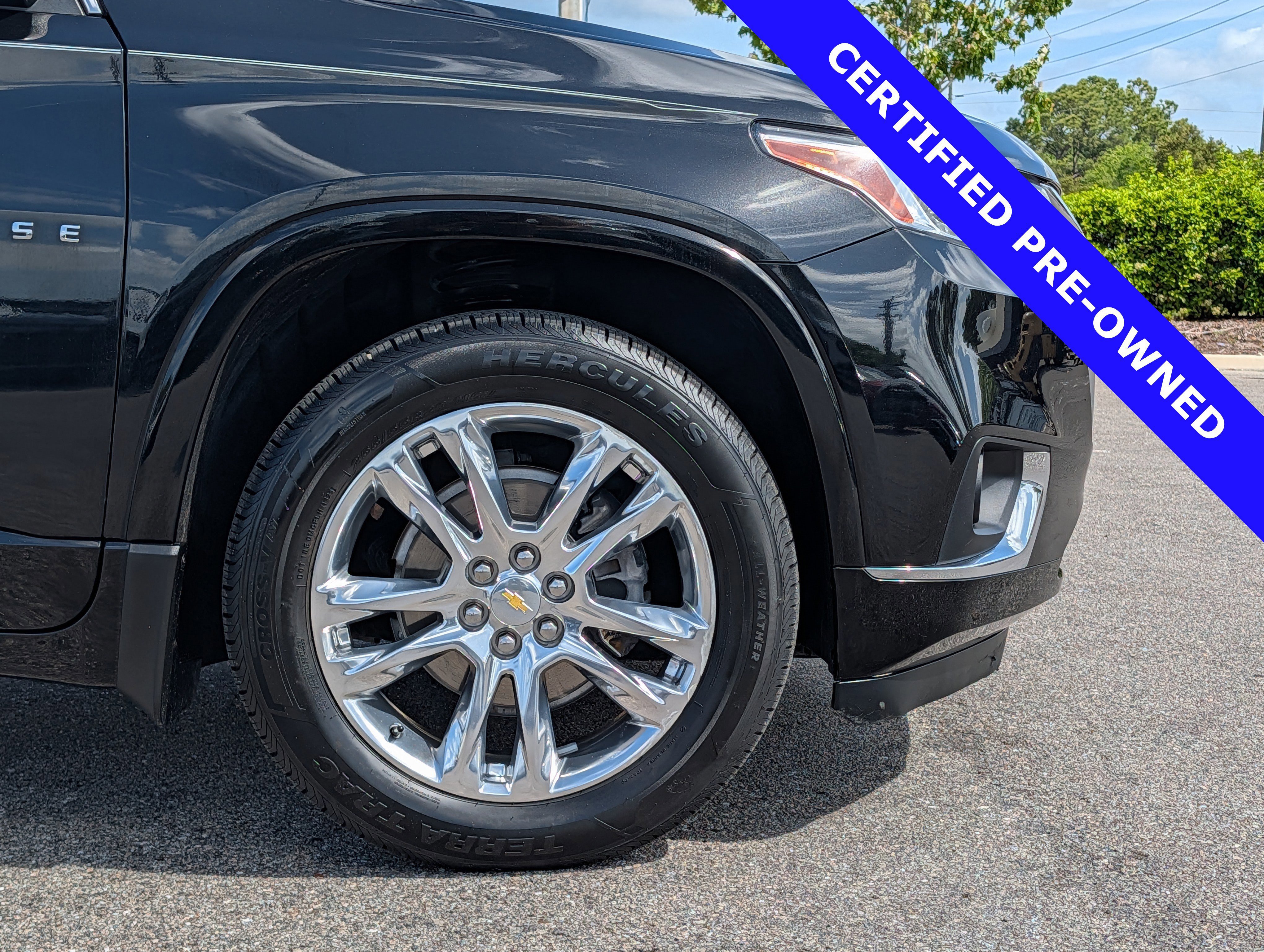 Used 2021 Chevrolet Traverse High Country image 12