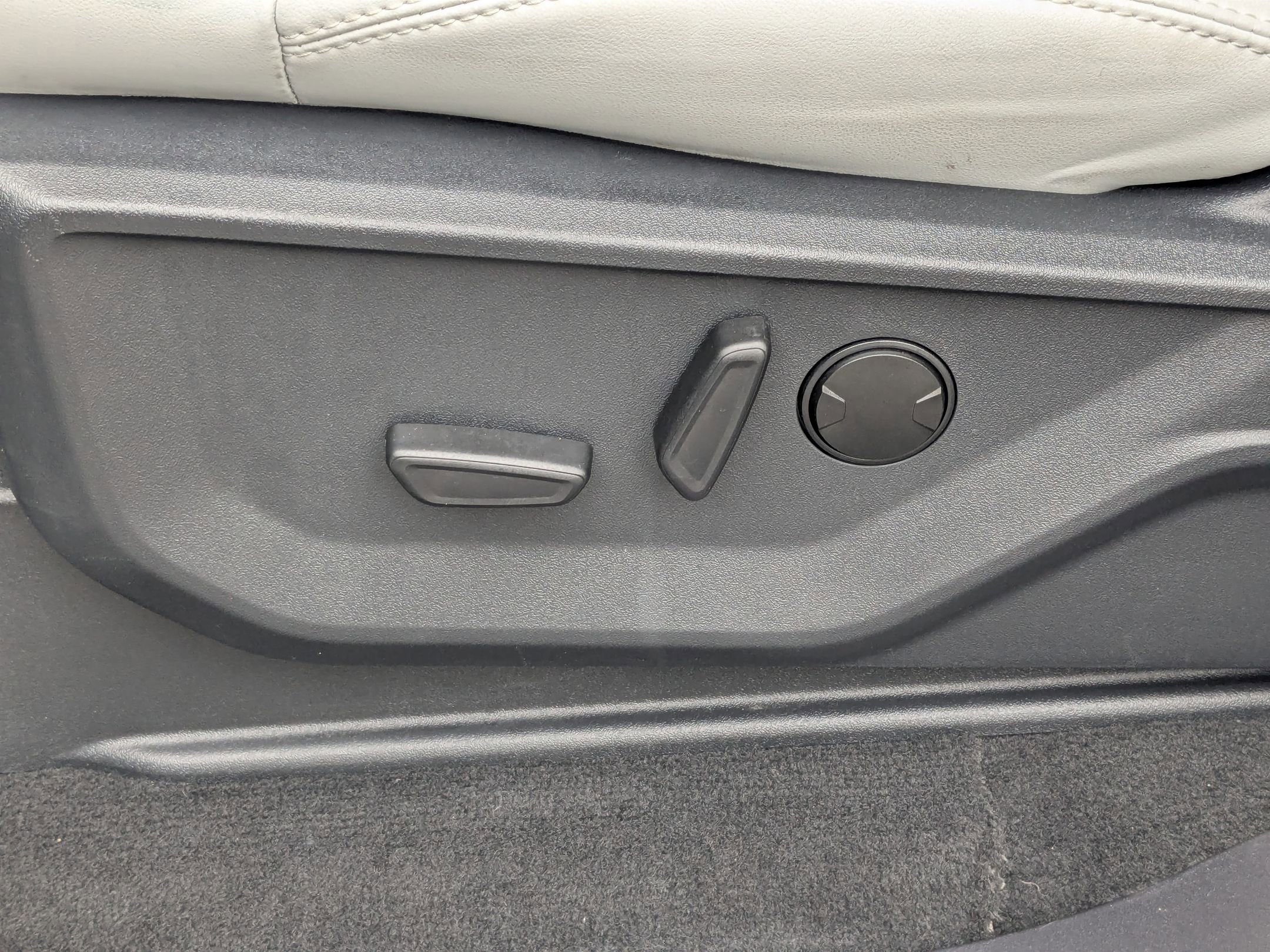 Certified 2025 Ford Expedition Max Platinum w/ Driver's Package image 16