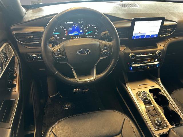 Certified 2020 Ford Explorer Limited AWD/4WD image 3