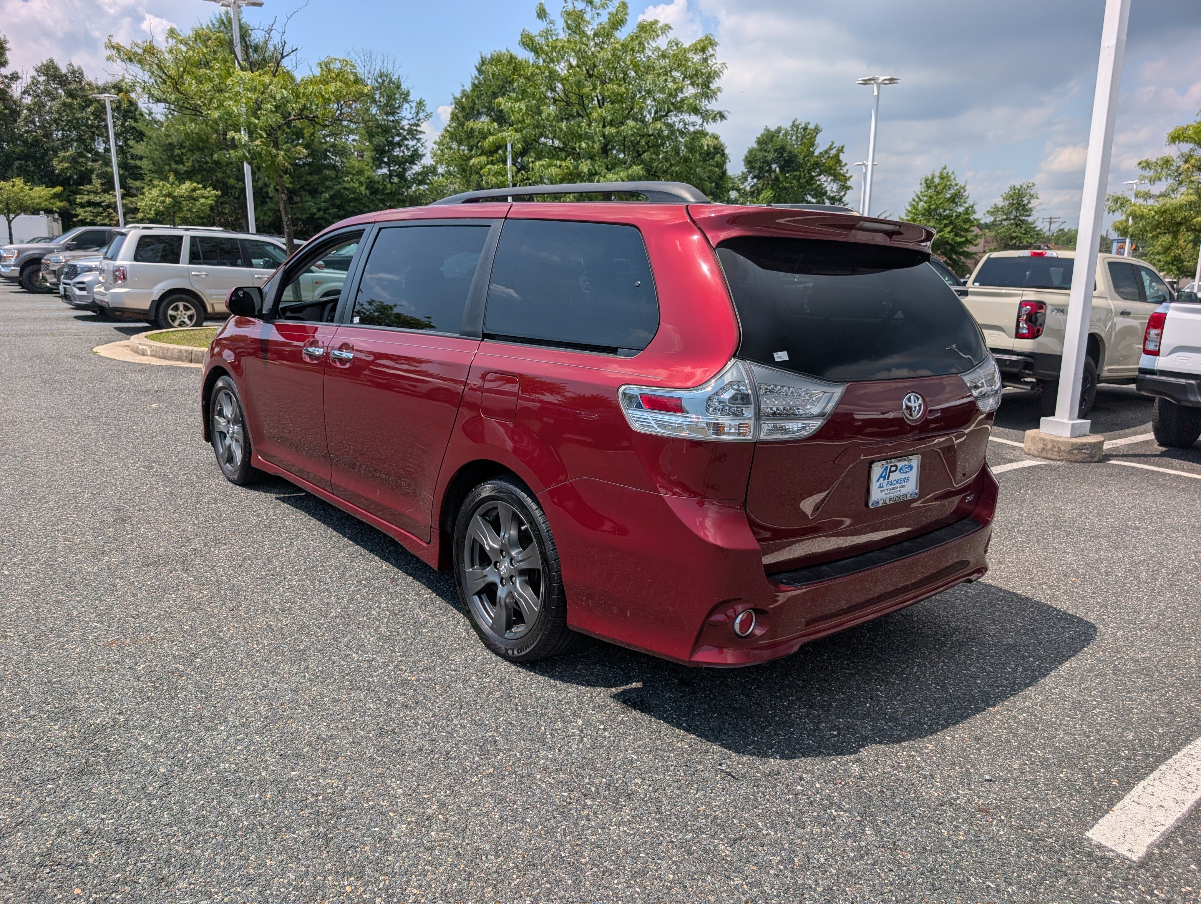 Used 2017 Toyota Sienna SE Premium FWD image 5