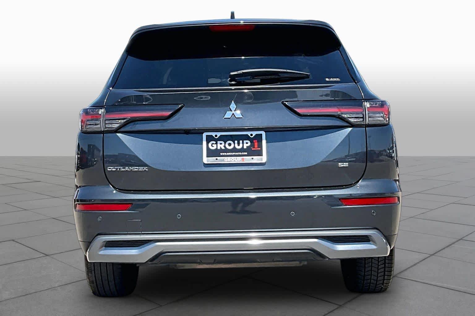 Used 2025 Mitsubishi Outlander SE AWD/4WD image 5