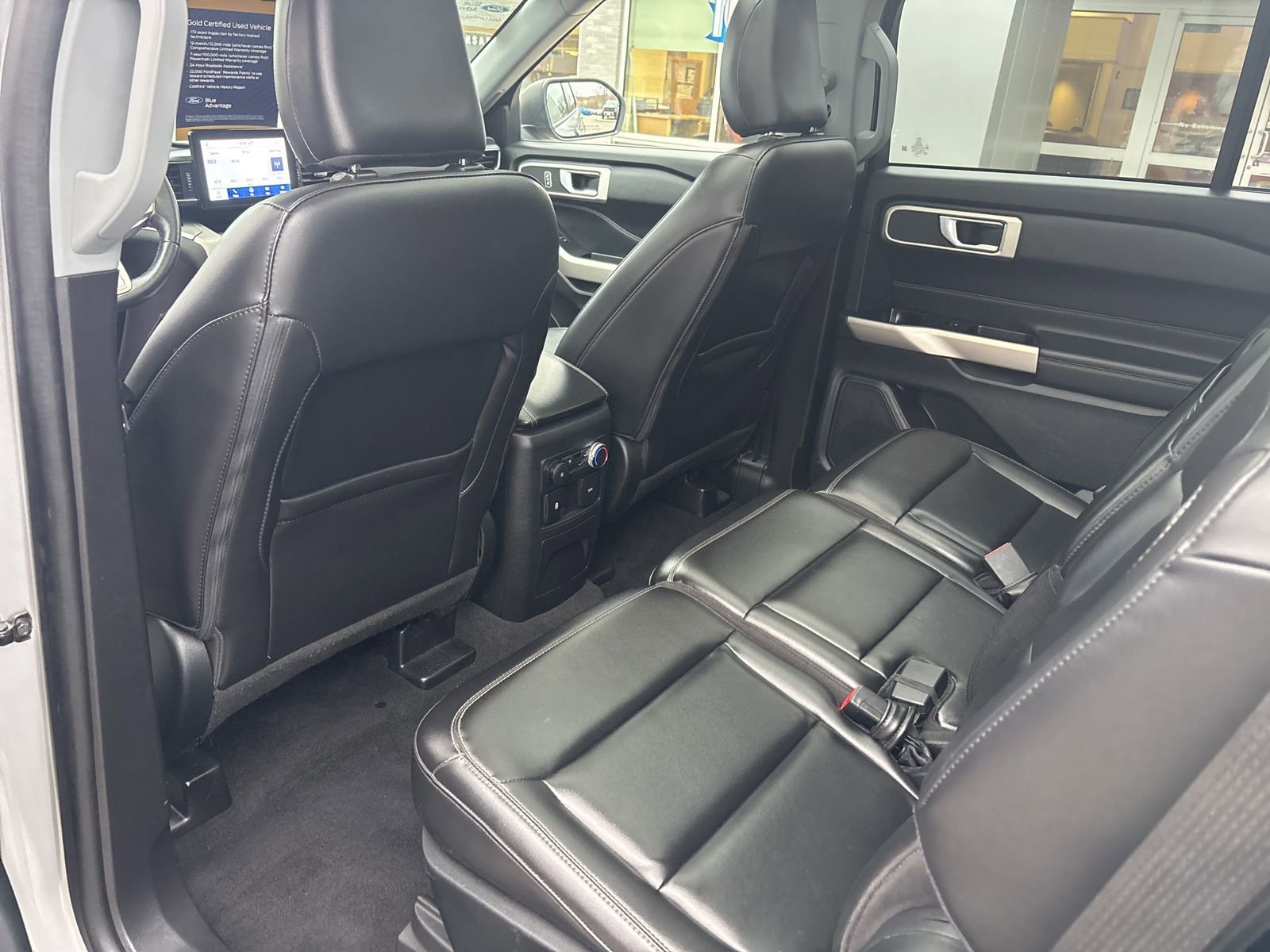 Certified 2022 Ford Explorer XLT w/ Equipment Group 202A AWD/4WD image 35