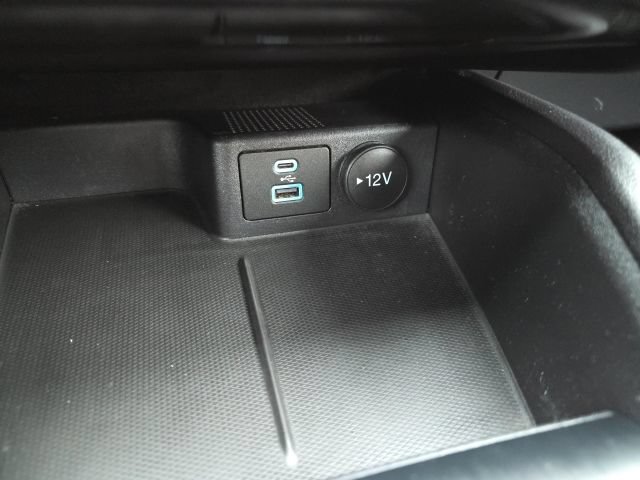 Certified 2022 Ford Escape Titanium AWD/4WD image 18