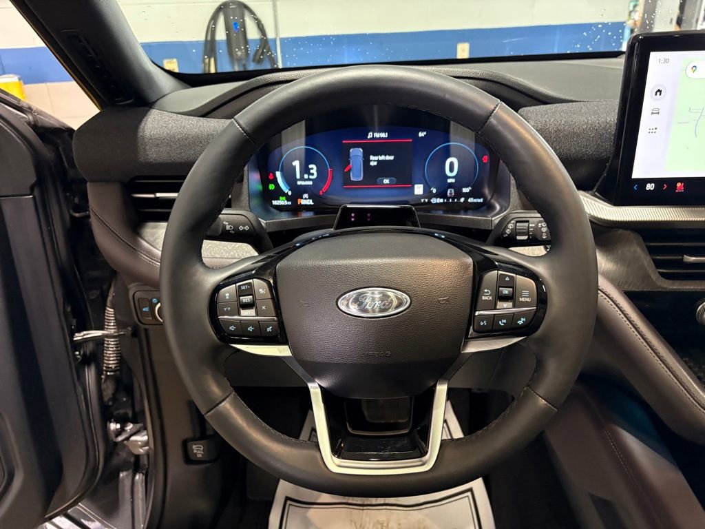Certified 2025 Ford Explorer Platinum AWD/4WD image 12