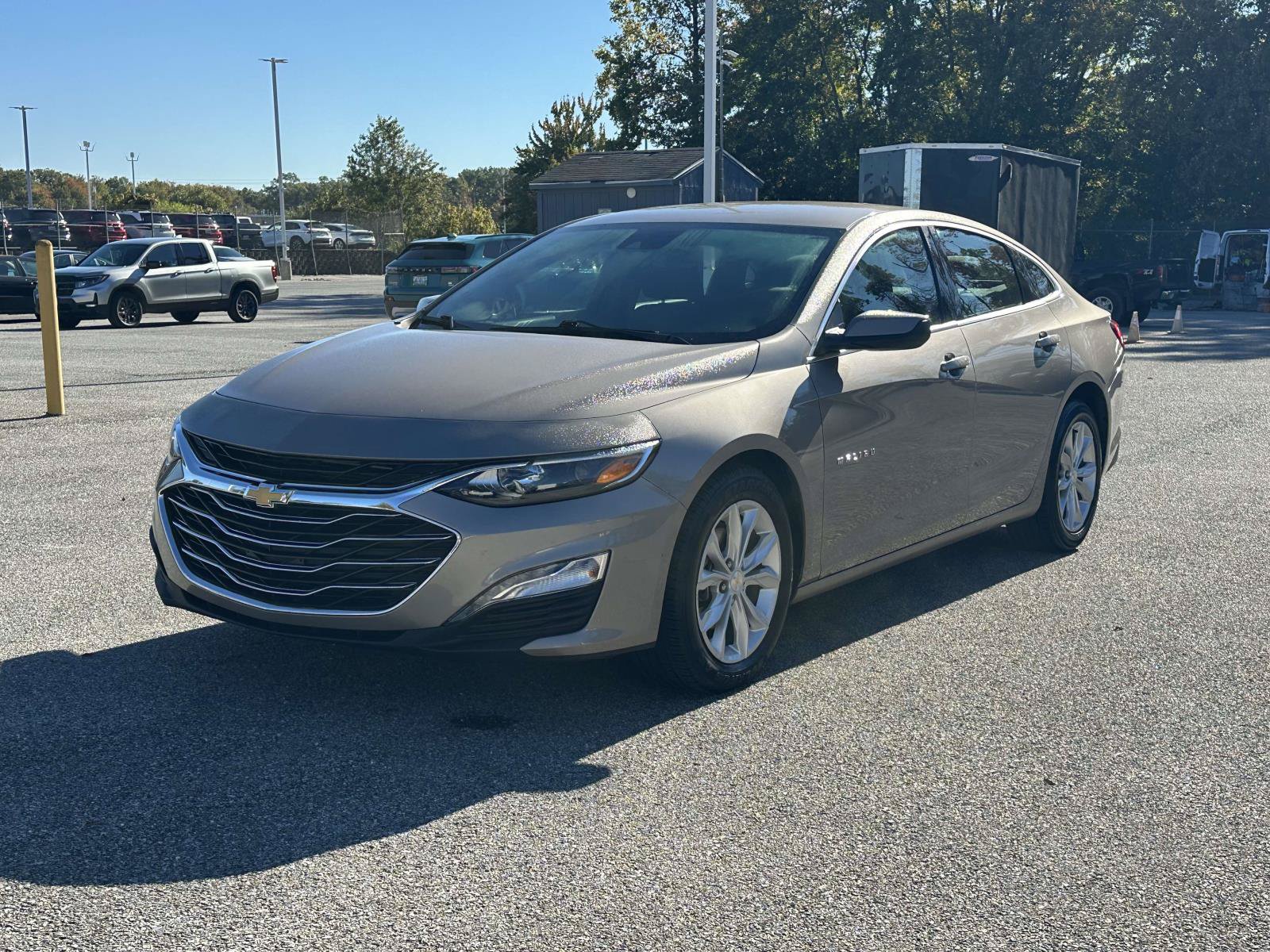 Used 2025 Chevrolet Malibu LT FWD image 3