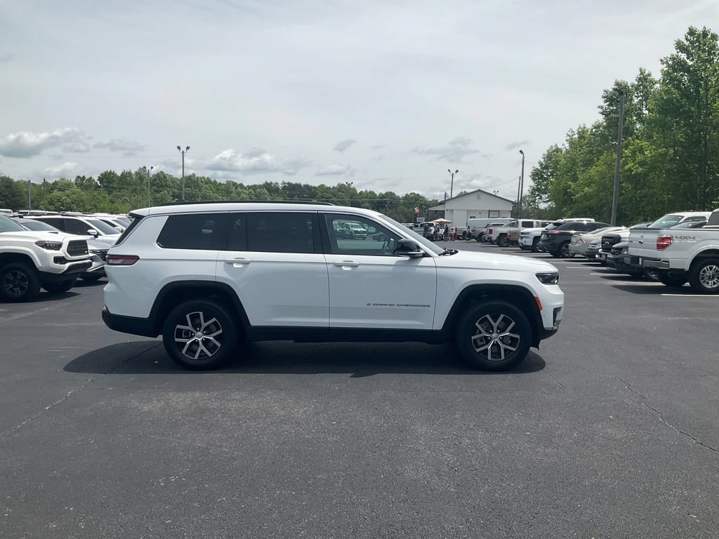 Used 2025 Jeep Grand Cherokee L Limited w/ Luxury Tech Group II AWD/4WD image 4