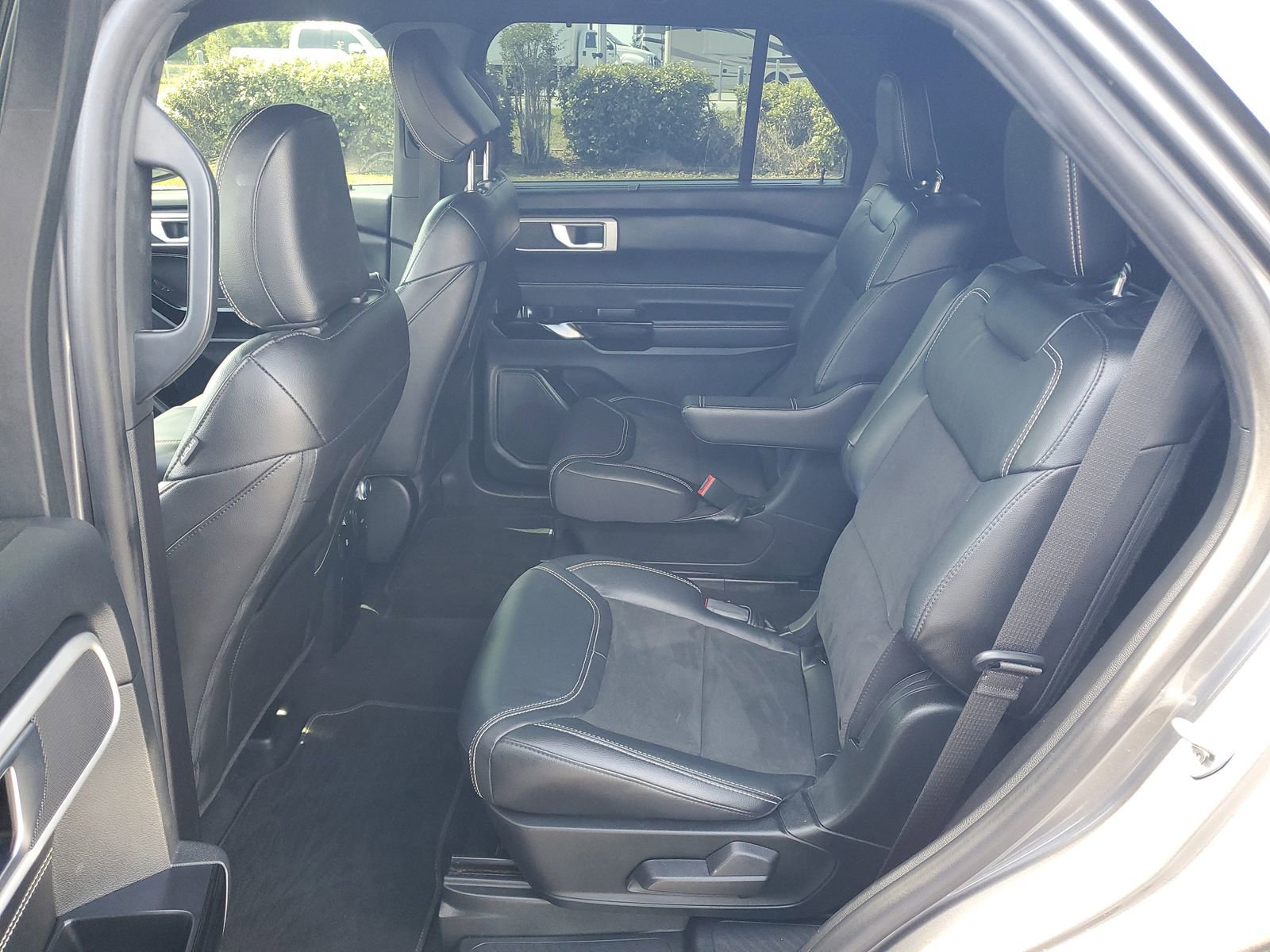 Certified 2022 Ford Explorer ST w/ ST Street Pack RWD image 11