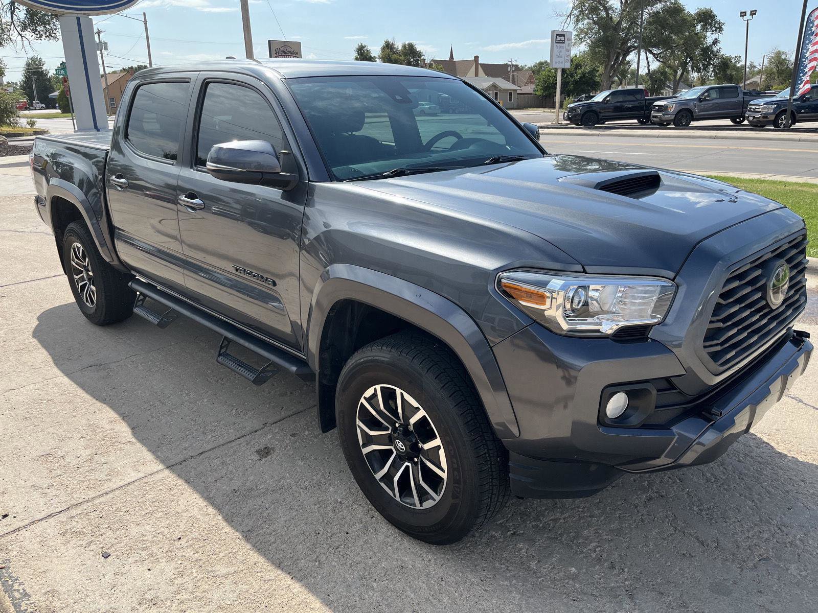 Used 2021 Toyota Tacoma TRD Off-Road image 7