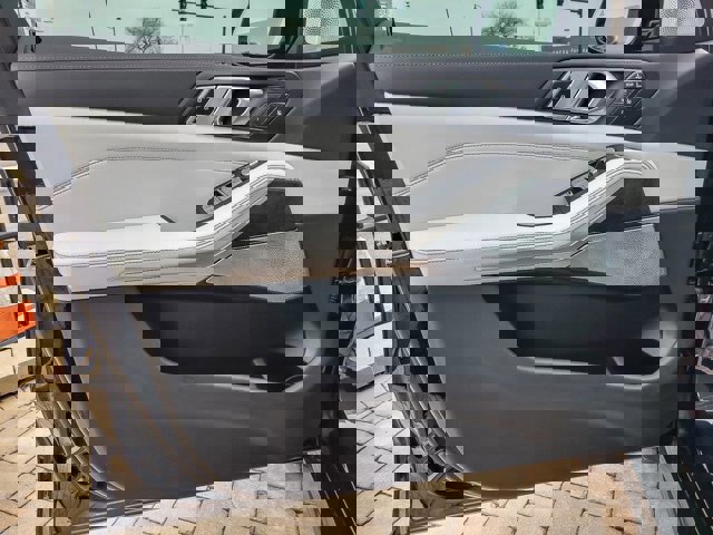 Used 2023 BMW X7 xDrive40i w/ Executive Package image 26