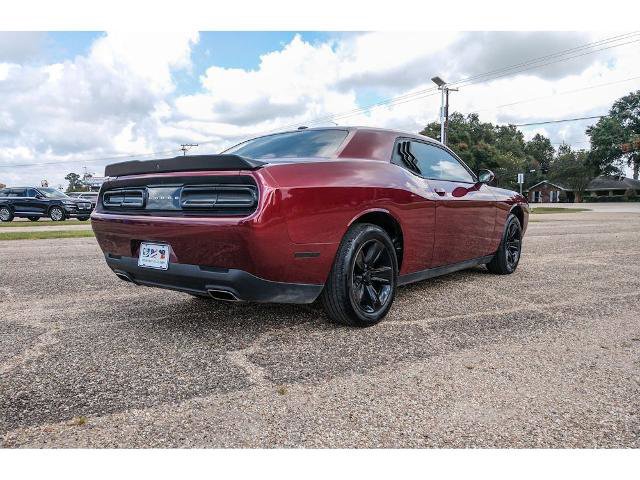 Used 2023 Dodge Challenger SXT image 2