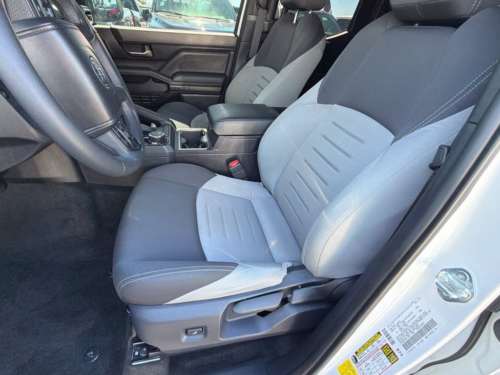 Used 2025 Toyota Tacoma TRD Sport AWD/4WD image 24