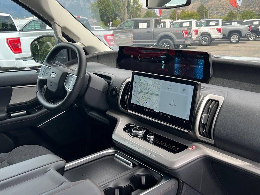 Certified 2025 Ford Expedition Platinum AWD/4WD image 18