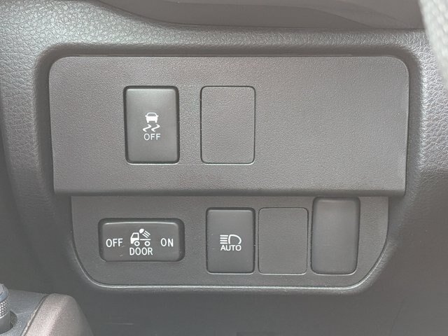 Used 2023 Toyota Tacoma SR5 w/ Technology Package AWD/4WD image 19
