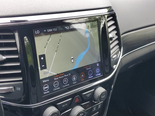 Used 2019 Jeep Grand Cherokee Limited AWD/4WD image 25