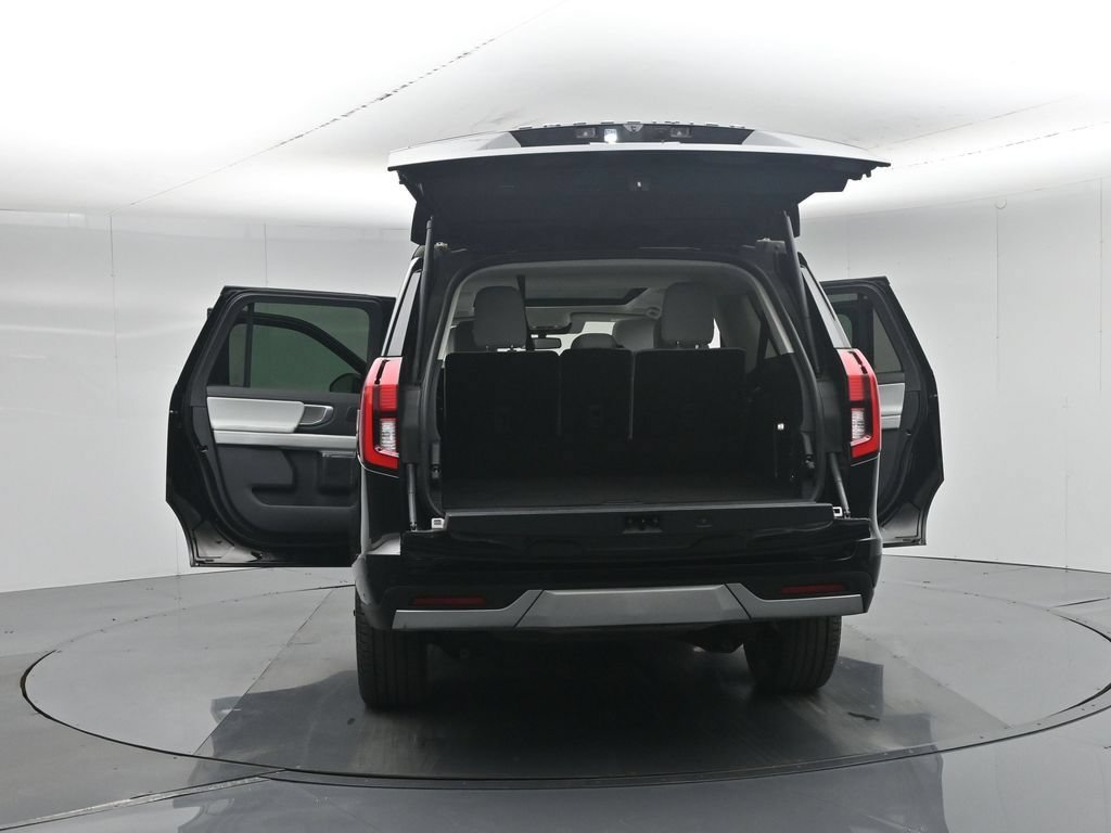 Certified 2025 Ford Expedition Max Platinum w/ Driver's Package AWD/4WD image 40