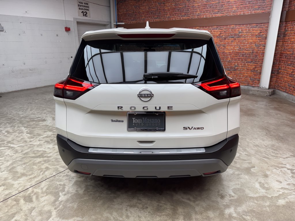 Used 2023 Nissan Rogue SV AWD/4WD image 3