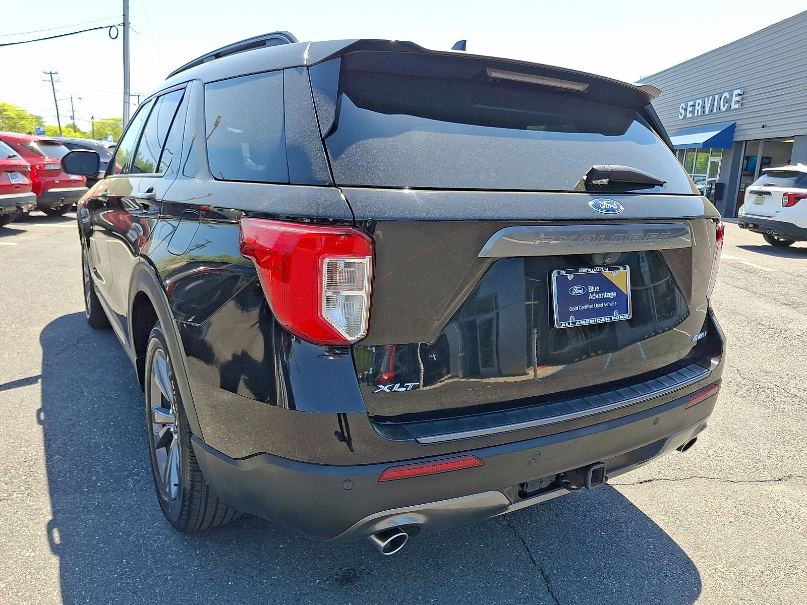 Certified 2022 Ford Explorer XLT w/ Equipment Group 202A AWD/4WD image 8