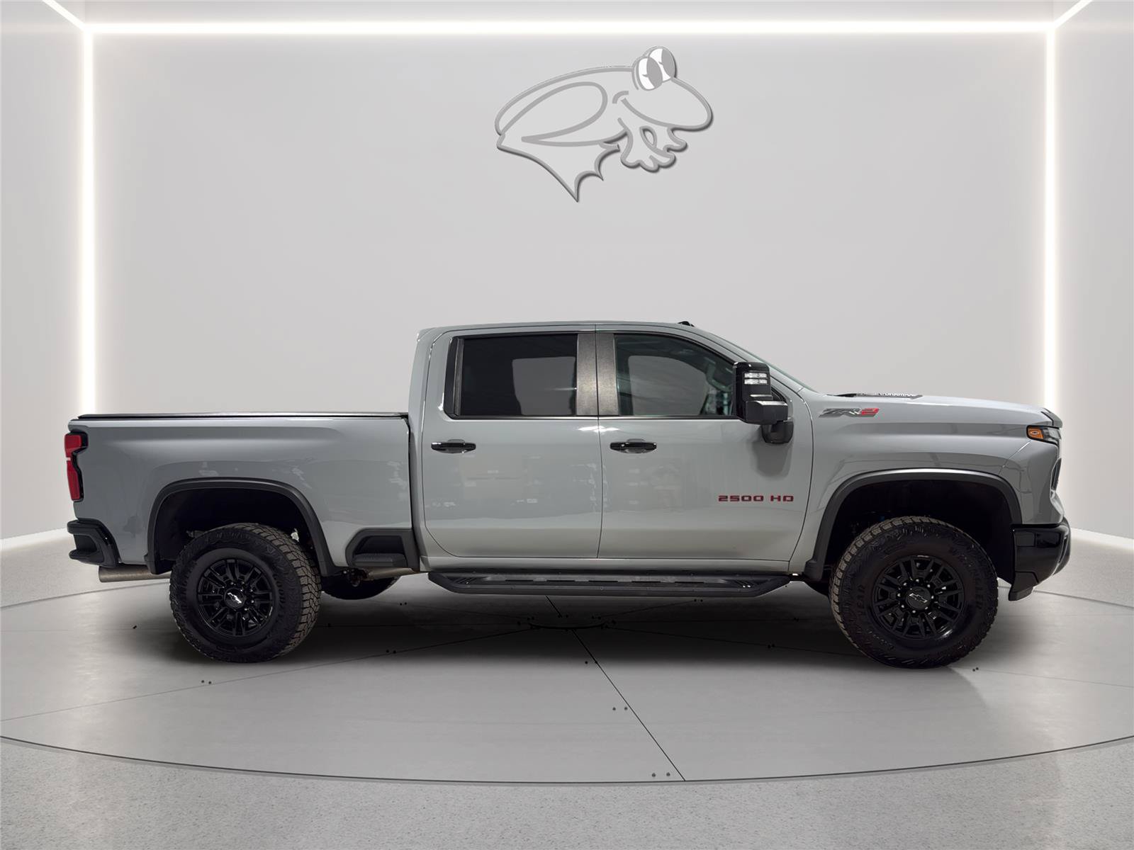 Used 2024 Chevrolet Silverado 2500 ZR2 w/ Technology Package AWD/4WD image 8