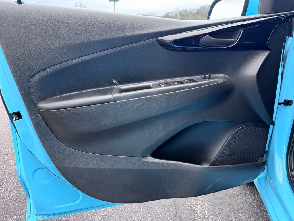 Used 2021 Chevrolet Spark LT image 23