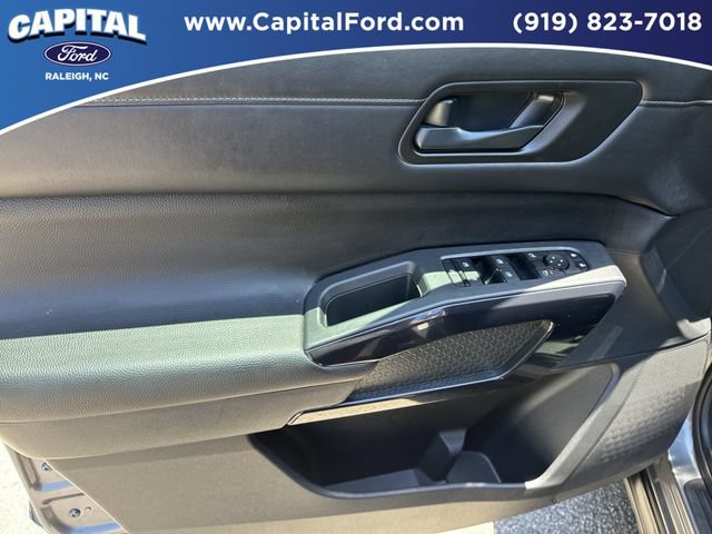 Used 2025 Nissan Pathfinder SV FWD image 20