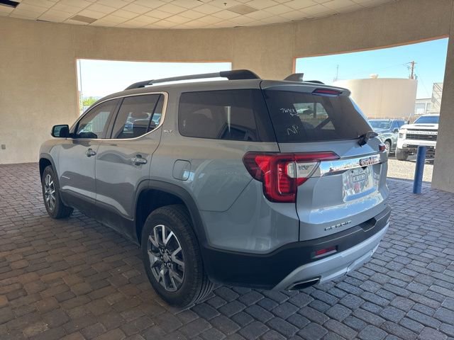 Used 2023 GMC Acadia SLT AWD/4WD image 2