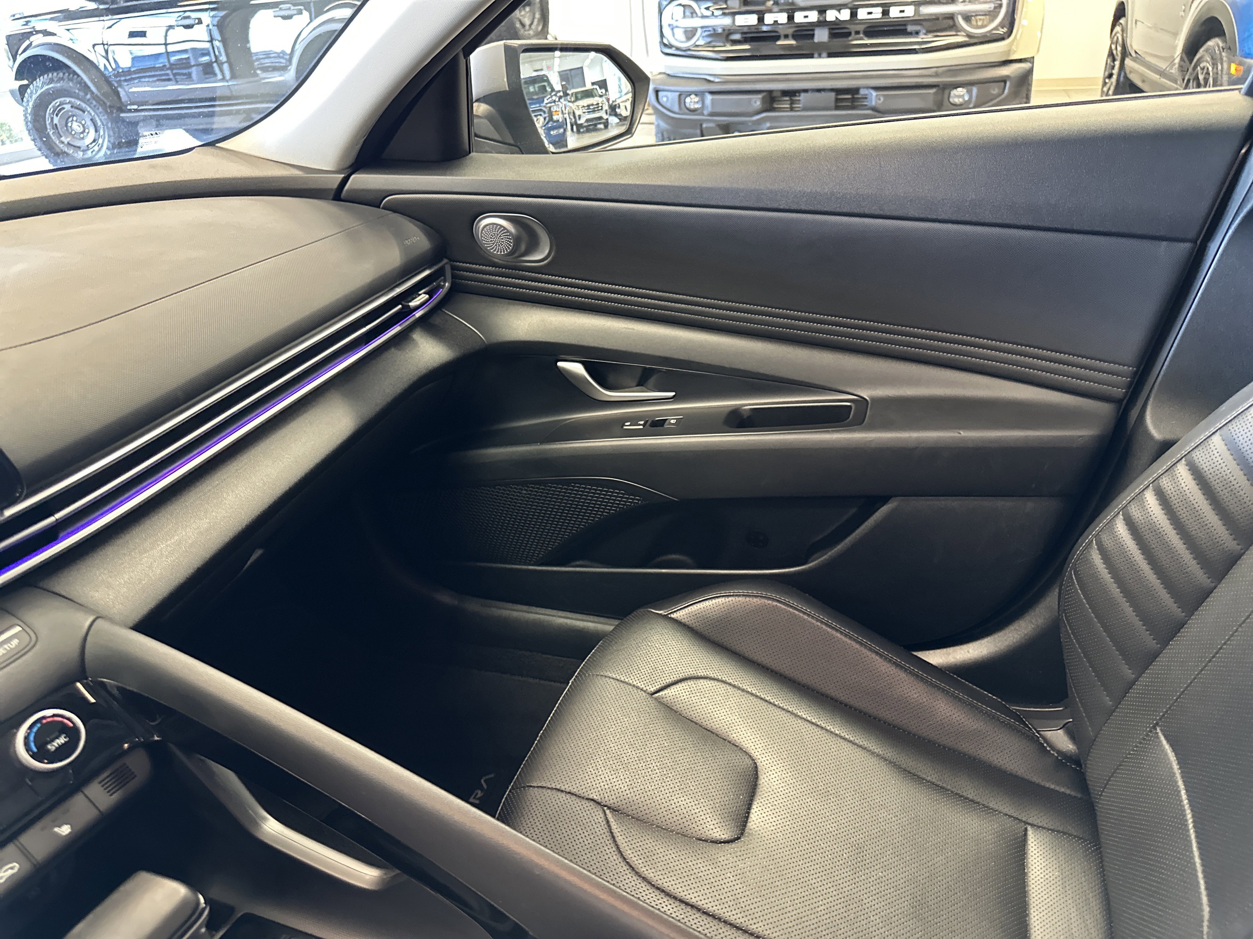 Used 2021 Hyundai Elantra Limited image 24