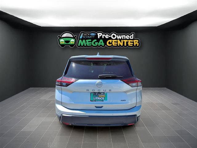 Used 2025 Nissan Rogue SV AWD/4WD image 22