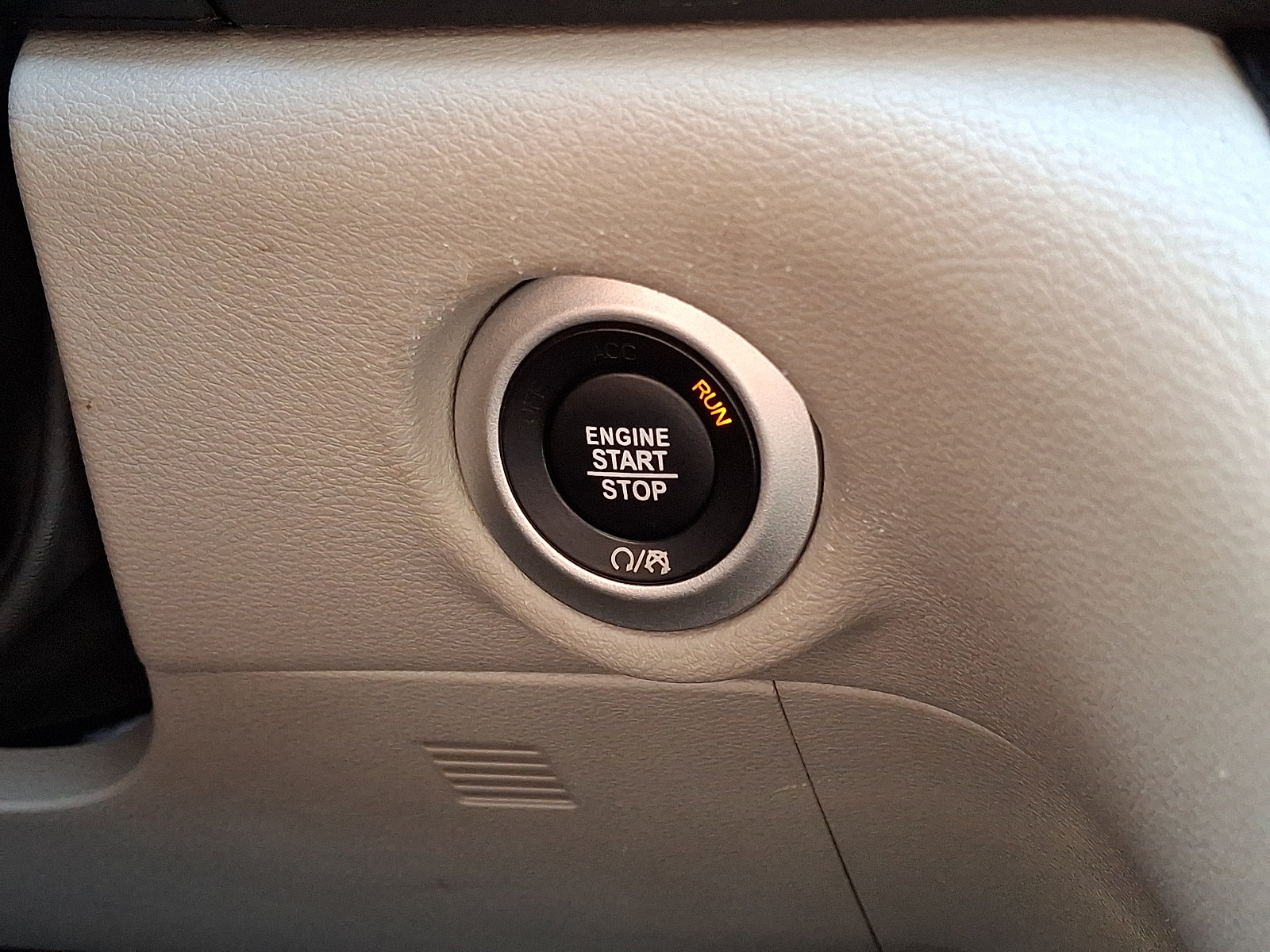 Used 2023 Chrysler Pacifica Touring-L FWD image 26