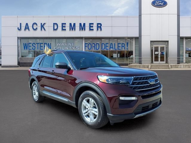 Certified 2022 Ford Explorer XLT w/ Equipment Group 202A AWD/4WD image 1