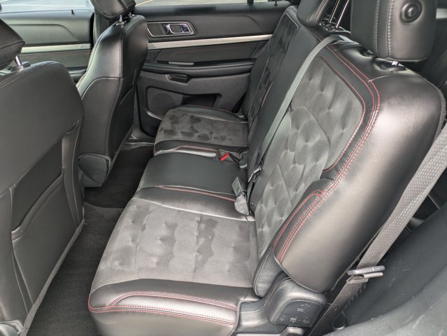 Certified 2018 Ford Explorer XLT w/ Equipment Group 202A FWD image 17