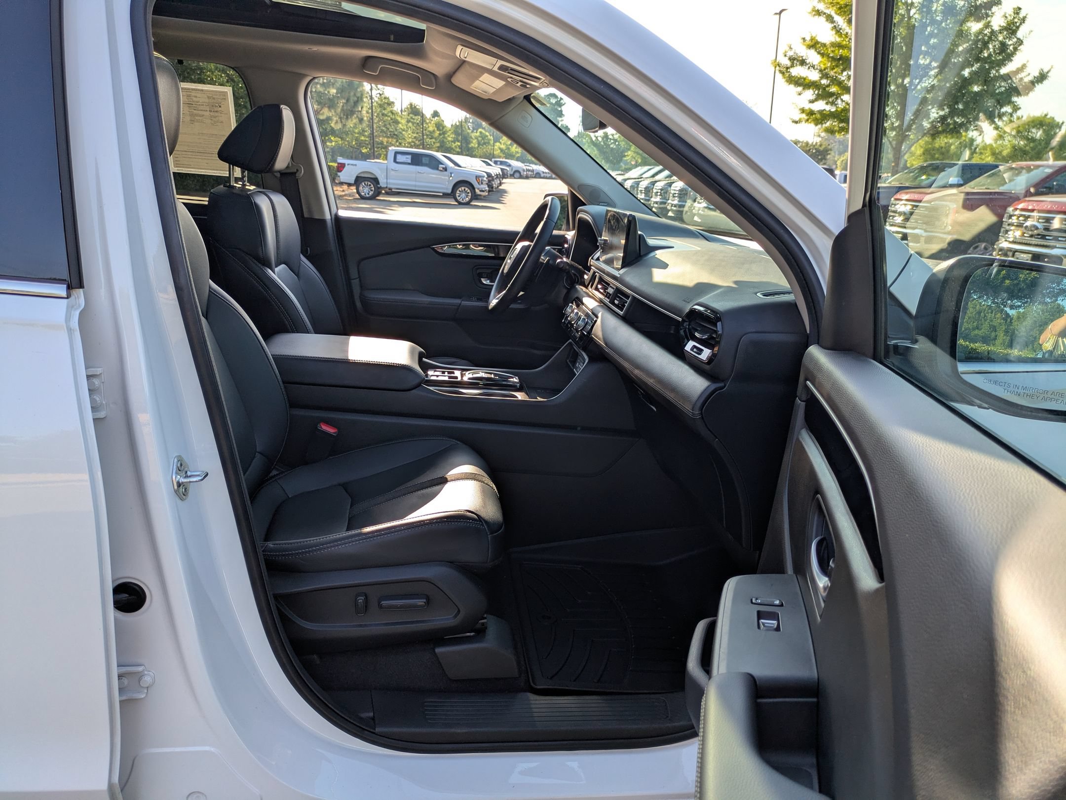 Used 2024 Honda Pilot Touring image 37