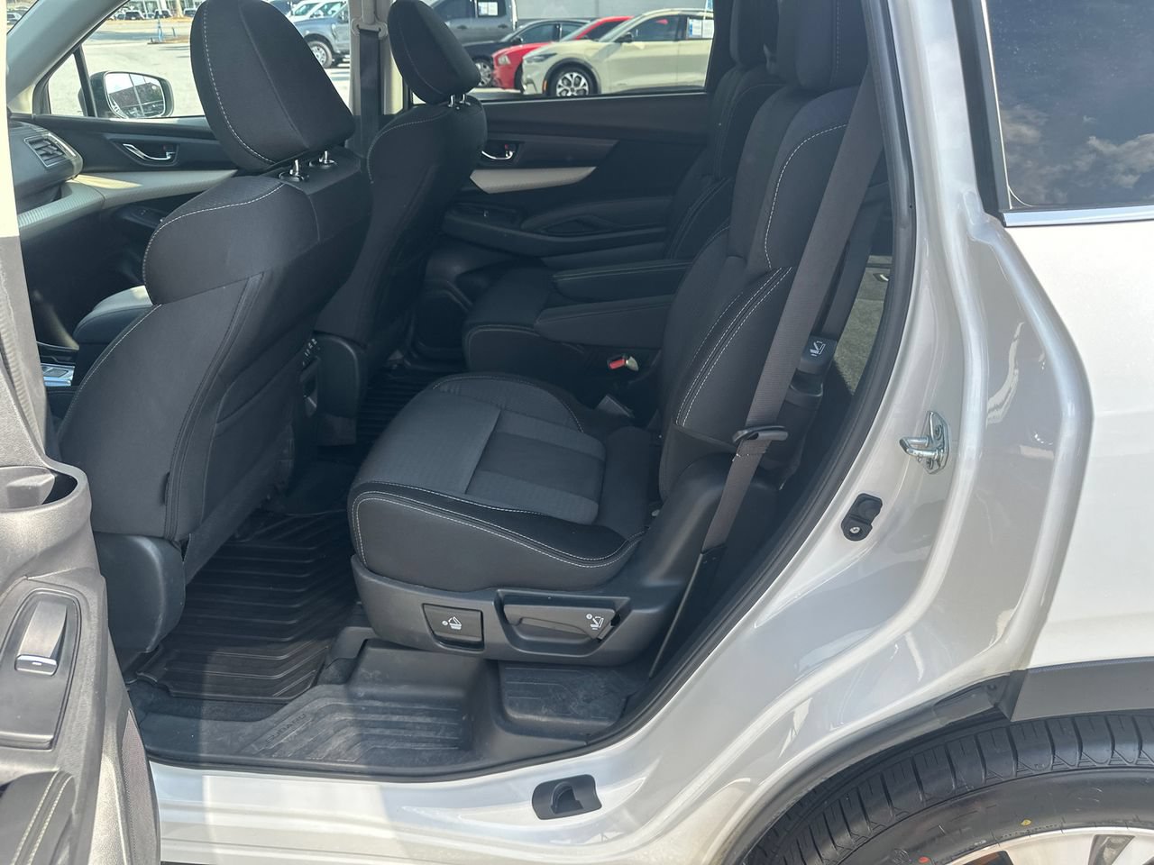 Used 2021 Subaru Ascent Premium w/ Convenience Package AWD/4WD image 23