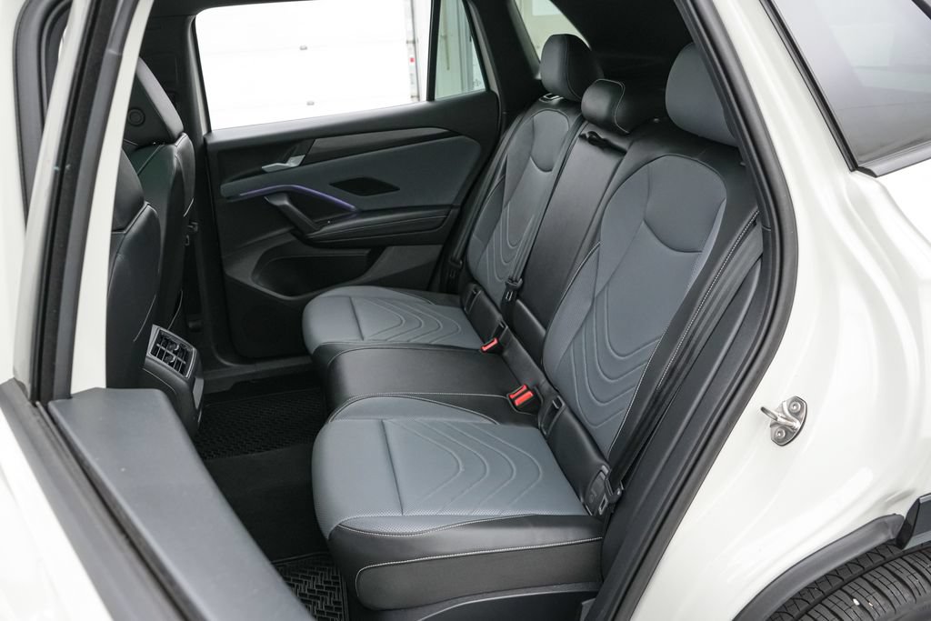 Used 2025 Volkswagen Tiguan SE R-Line AWD/4WD image 20