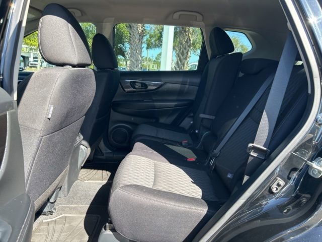 Used 2020 Nissan Rogue S FWD image 12