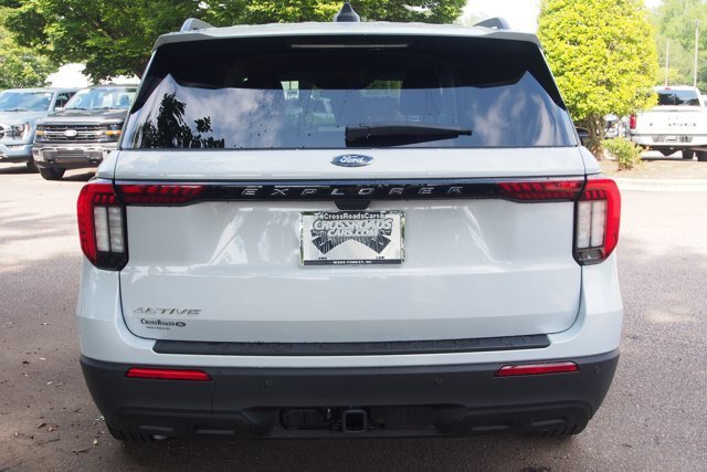 Certified 2025 Ford Explorer Active RWD image 6