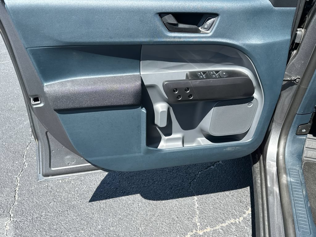 Certified 2025 Ford Maverick XL FWD image 10
