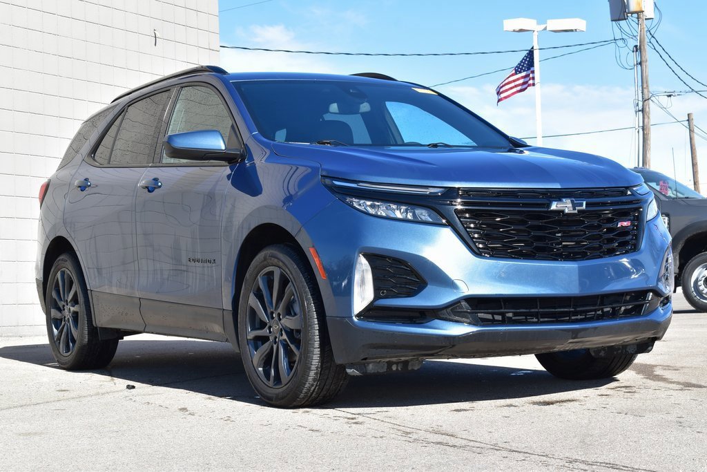 Used 2024 Chevrolet Equinox RS w/ LPO, Floor Liner Package image 3