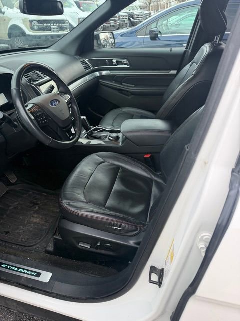 Certified 2018 Ford Explorer Sport image 3