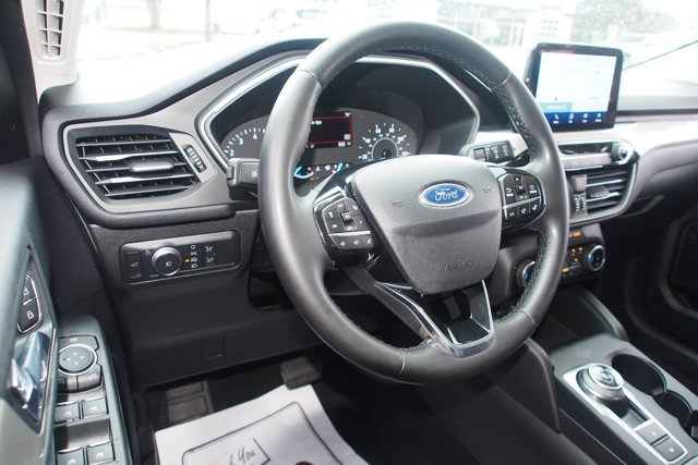 Certified 2022 Ford Escape SEL FWD image 16