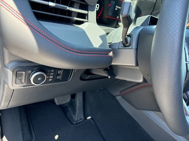 Certified 2025 Ford Explorer ST-Line AWD/4WD image 28