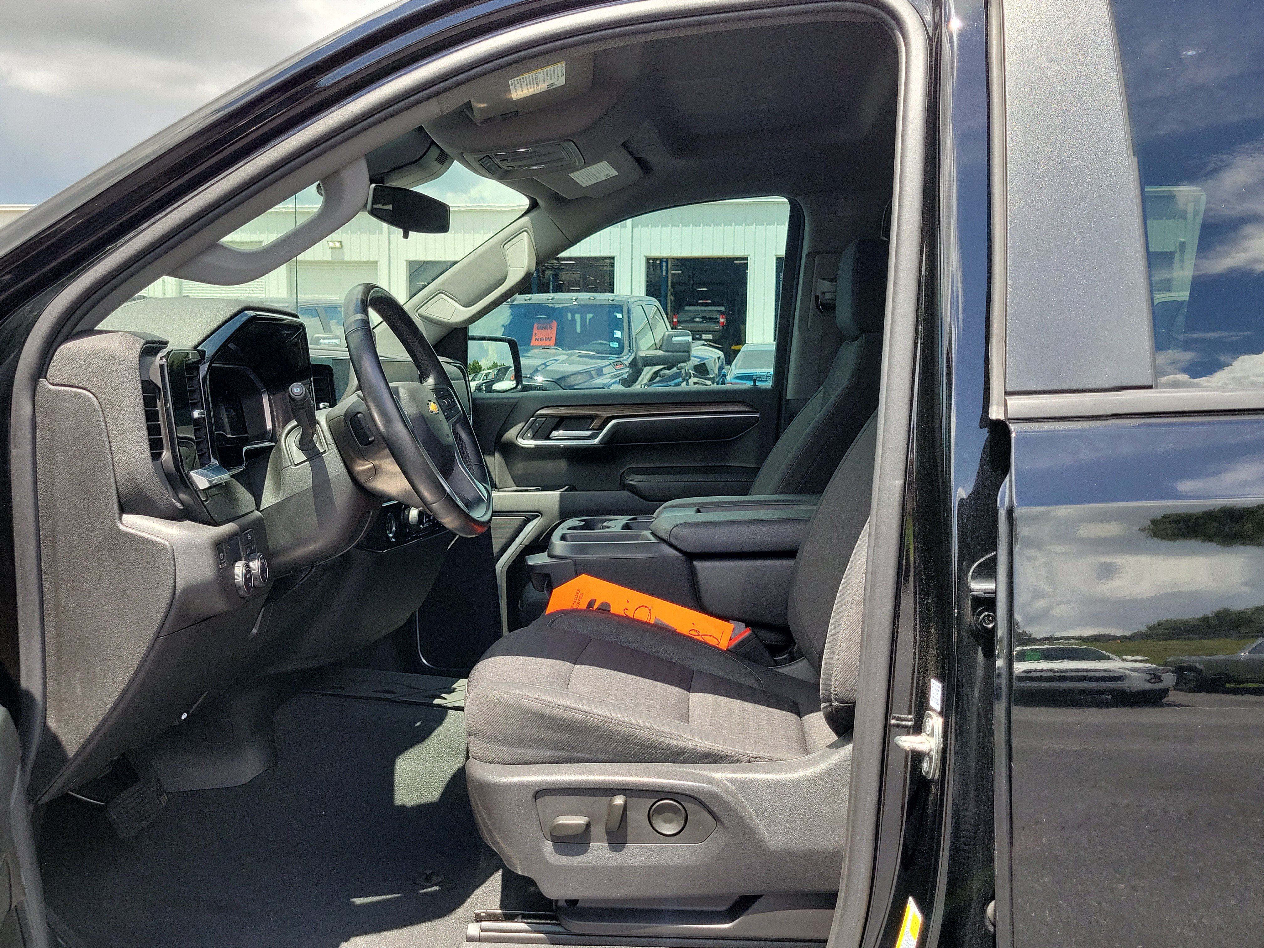 Used 2023 Chevrolet Silverado 1500 LT w/ Protection Package RWD image 18