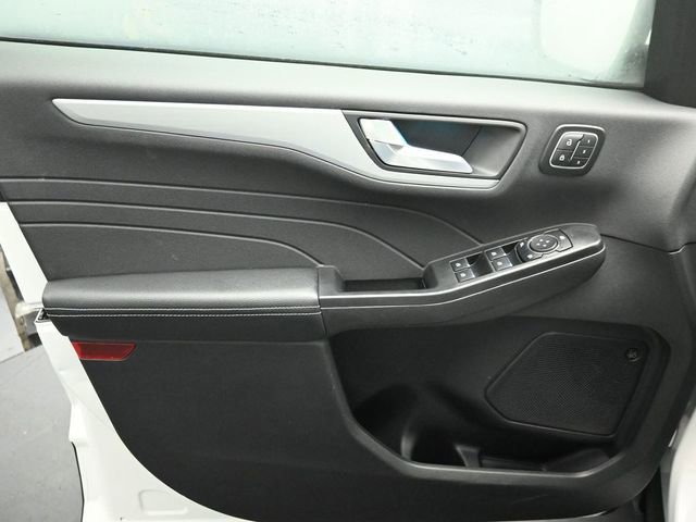 Certified 2024 Ford Escape SE w/ PHEV Premium Package image 37