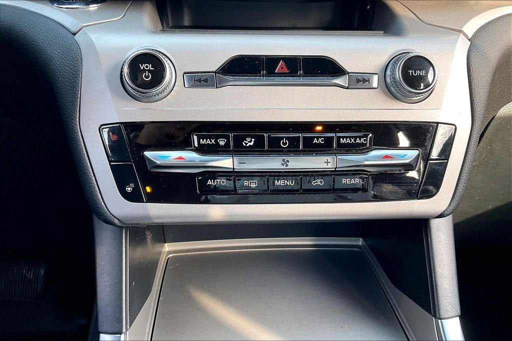 Certified 2023 Ford Explorer XLT w/ Equipment Group 202A image 31