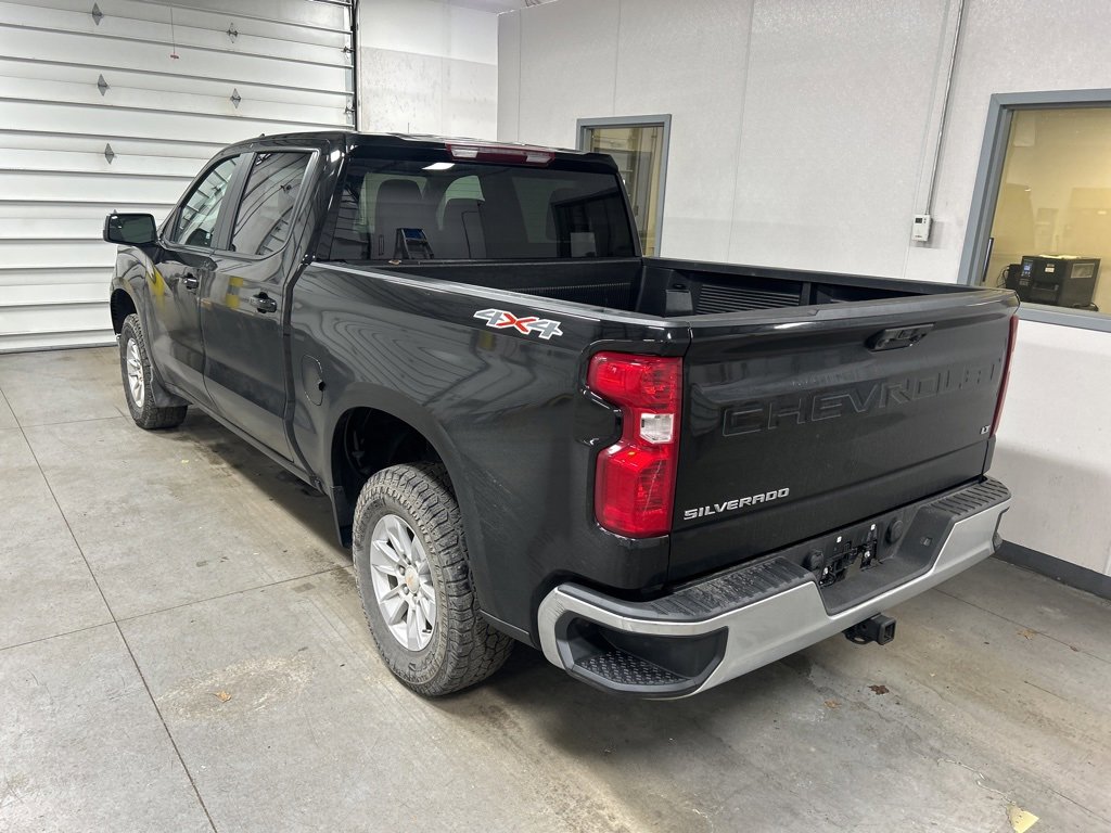 Used 2025 Chevrolet Silverado 1500 LT image 3